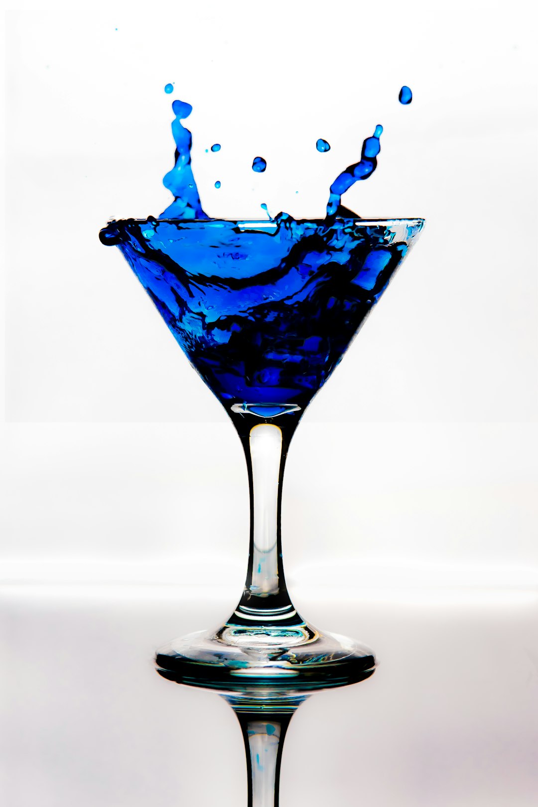 clear-cocktail-glass-with-yellow-liquid-guqfrhbtlni